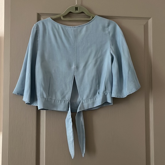 Jack by BB Dakota Chambray The Light Tie Back Blouse size small NWOT - Picture 9 of 11